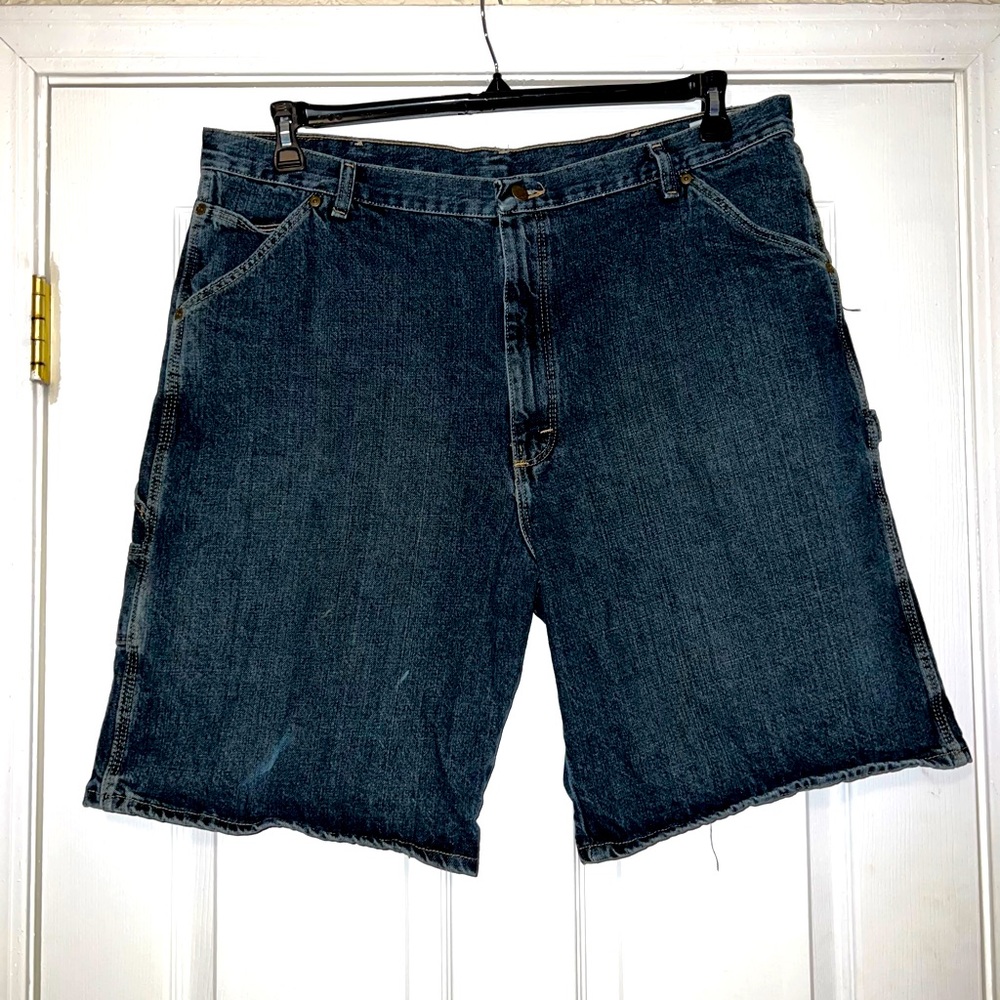 Mens used  Rugged Wear Jean Shorts size 42